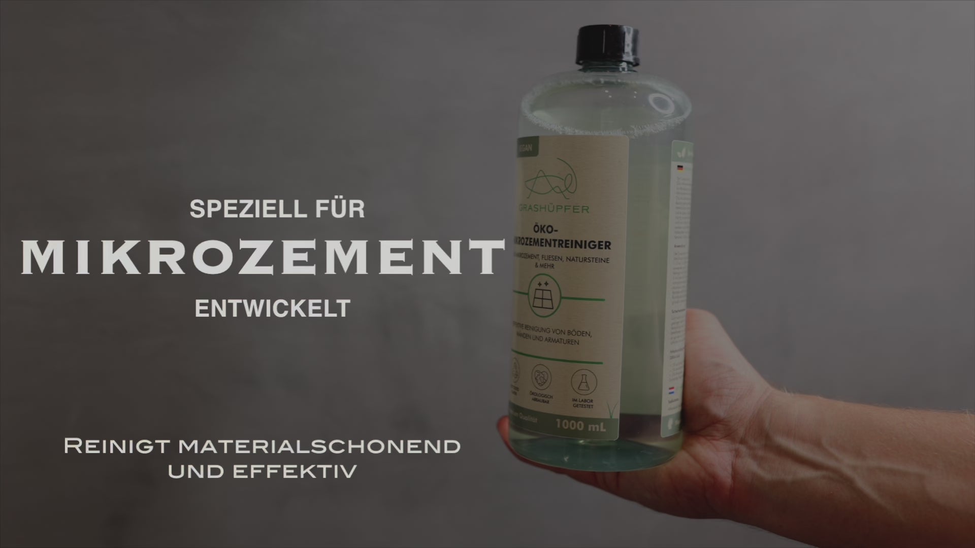 In dem Video geht es um den Öko-Mikrozementreiniger von Grashüpfer, hier wird erklärt, dass das Produkt materialschonend und sanft aber sehr effektiv reinigt, für alle möglichen Natursteine geeignet ist und nachhaltig und umweltbewusst entwickelt wurde.